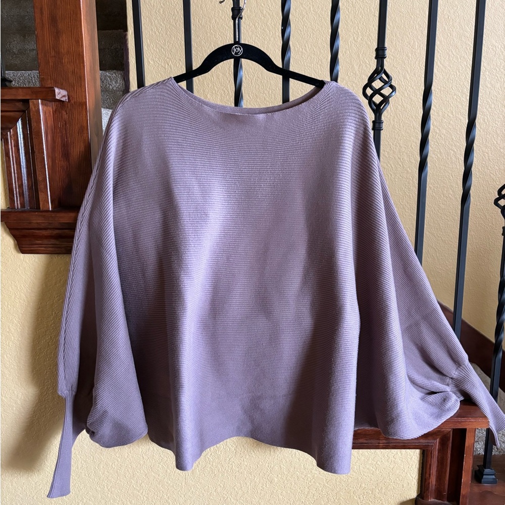 Arula batwing cropped sweater size B